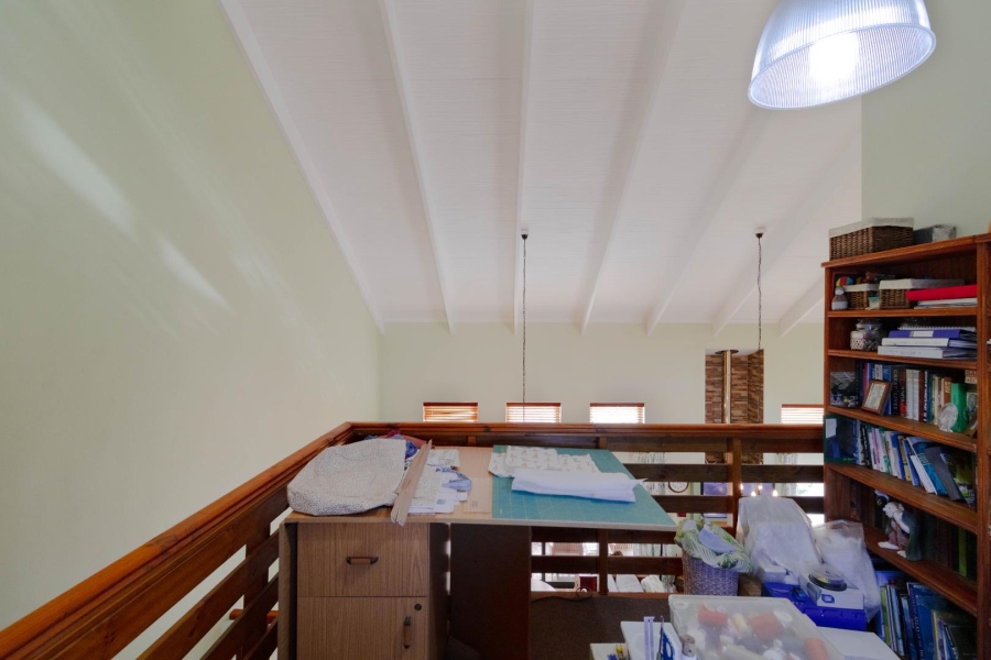 3 Bedroom Property for Sale in Sandbaai Western Cape